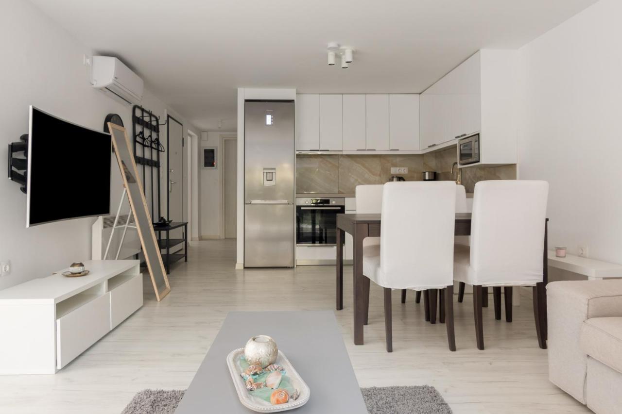 Apartment For 3 Ppl In Варкіза Екстер'єр фото